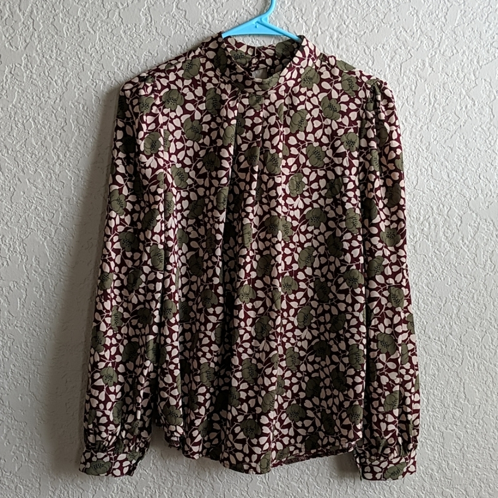 Autumn look flower pattern blouse